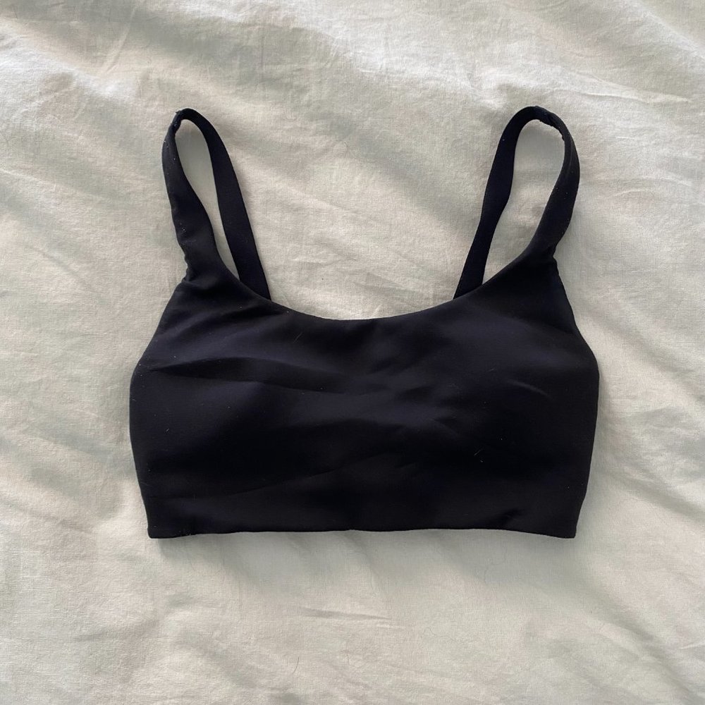 Lululemon In Alignment Straight Strap Bra C/D Cups - Size 4